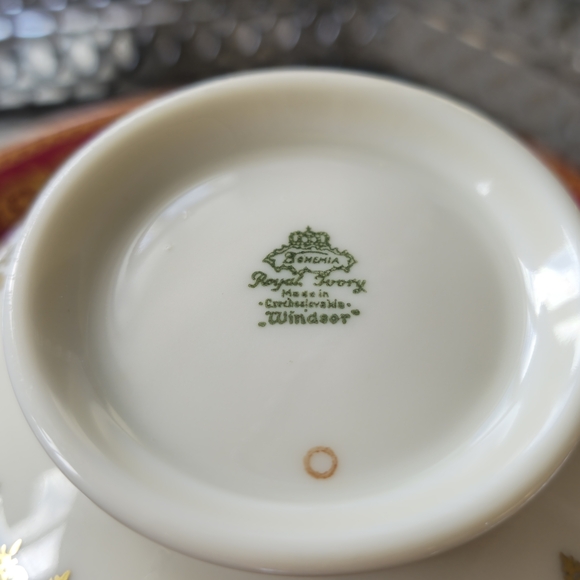 Elegant Red and Gold Teacup and Saucer - Picture 8 of 13